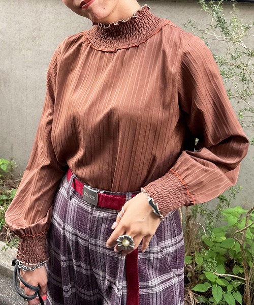 DOUBLE NAME（ダブルネーム）の「前後2WAYシャーリングブラウス（シャツ/ブラウス・レディース・ブラウン/オフホワイト/グリーン・FREE）」の17枚目の写真