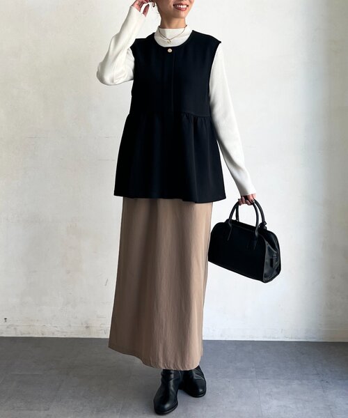 Chez toi(シェトワ)の「ペプラムベスト×ニットプルオーバー(Tシャツ/カットソー・レディース・ベージュ/ネイビー/ブラック/グレー・FREE)」の12枚目の写真