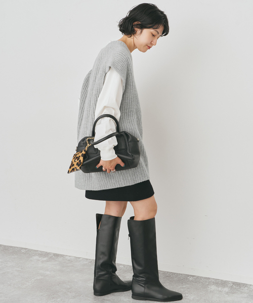 Spick & Span（スピックアンドスパン）の「オーバーサイズVネックニットベスト（ベスト・レディース・ネイビー/ライトグレー・FREE）」の20枚目の写真