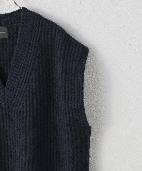 Spick & Span（スピックアンドスパン）の「オーバーサイズVネックニットベスト（ベスト・レディース・ネイビー/ライトグレー・FREE）」の13枚目の写真