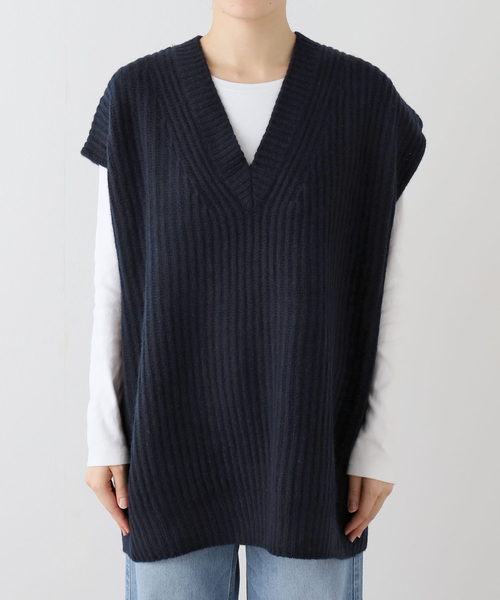 Spick & Span（スピックアンドスパン）の「オーバーサイズVネックニットベスト（ベスト・レディース・ネイビー/ライトグレー・FREE）」の14枚目の写真