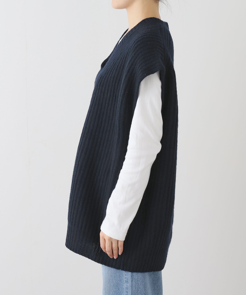 Spick & Span（スピックアンドスパン）の「オーバーサイズVネックニットベスト（ベスト・レディース・ネイビー/ライトグレー・FREE）」の9枚目の写真