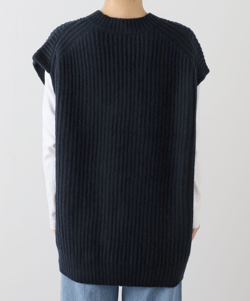 Spick & Span（スピックアンドスパン）の「オーバーサイズVネックニットベスト（ベスト・レディース・ネイビー/ライトグレー・FREE）」の4枚目の写真