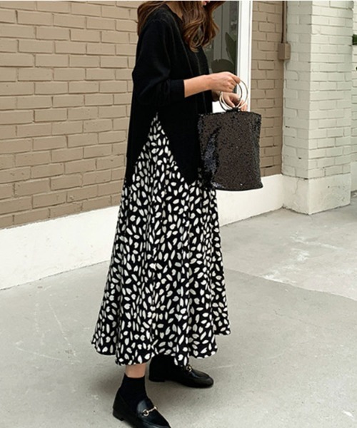 SallyLunn(サリーラン)の「ドッキング風柄切替ロングワンピース(ワンピース・レディース・ブラック/ブルー・MEDIUM/LARGE)」の6枚目の写真