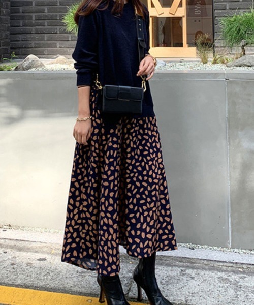 SallyLunn(サリーラン)の「ドッキング風柄切替ロングワンピース(ワンピース・レディース・ブラック/ブルー・MEDIUM/LARGE)」の3枚目の写真