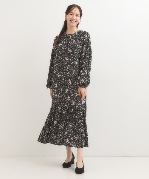 Cutie Blonde（キューティーブロンド）の「【前後2WAY】1枚で着映える フラワープリント マキシワンピース（ワンピース・レディース・ブラック系6/ネイビー系5・00）」の6枚目の写真