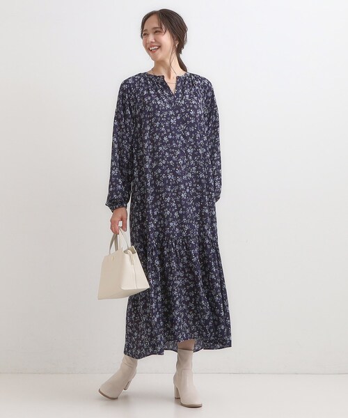 Cutie Blonde（キューティーブロンド）の「【前後2WAY】1枚で着映える フラワープリント マキシワンピース（ワンピース・レディース・ブラック系6/ネイビー系5・00）」の10枚目の写真
