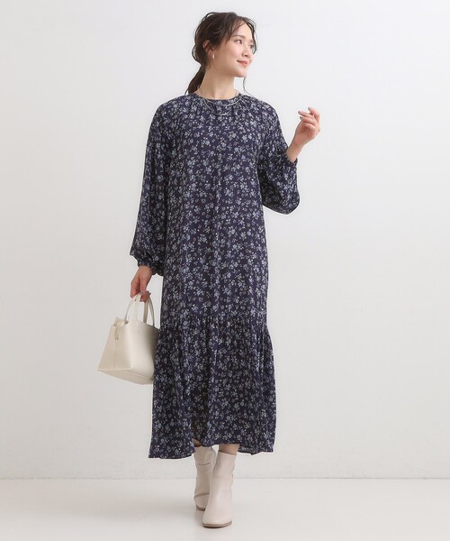 Cutie Blonde（キューティーブロンド）の「【前後2WAY】1枚で着映える フラワープリント マキシワンピース（ワンピース・レディース・ブラック系6/ネイビー系5・00）」の13枚目の写真