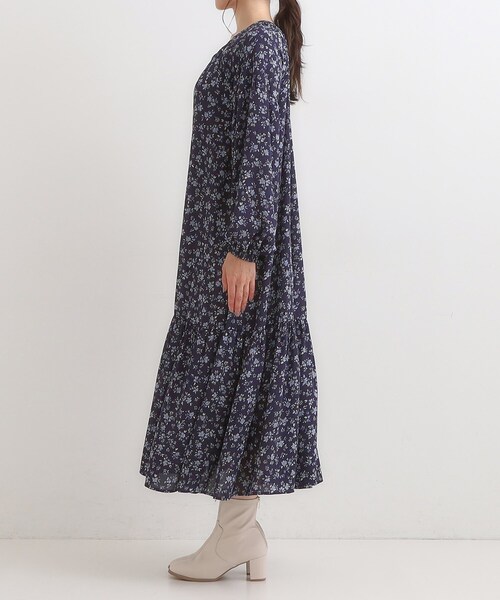 Cutie Blonde（キューティーブロンド）の「【前後2WAY】1枚で着映える フラワープリント マキシワンピース（ワンピース・レディース・ブラック系6/ネイビー系5・00）」の18枚目の写真