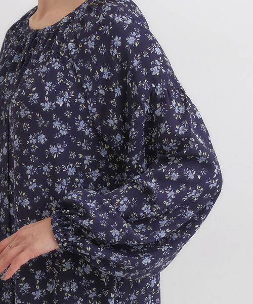 Cutie Blonde（キューティーブロンド）の「【前後2WAY】1枚で着映える フラワープリント マキシワンピース（ワンピース・レディース・ブラック系6/ネイビー系5・00）」の21枚目の写真