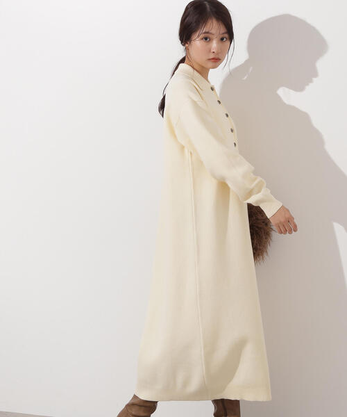 N.（N. Natural Beauty Basic）（エヌエヌナチュラルビューティーベーシック）の「スキッパーネックニットワンピース（ワンピース・レディース・チャコールグレー/オフホワイト/キャメル・MEDIUM）」の4枚目の写真