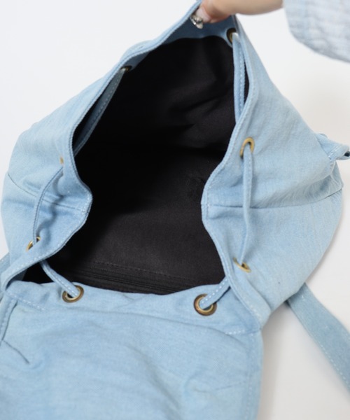 crossi(クロッシー)の「Crossi フラップ付ポケットデザイン デニムリュック(バックパック/リュック・レディース・ネイビー/ブルー・FREE)」の16枚目の写真