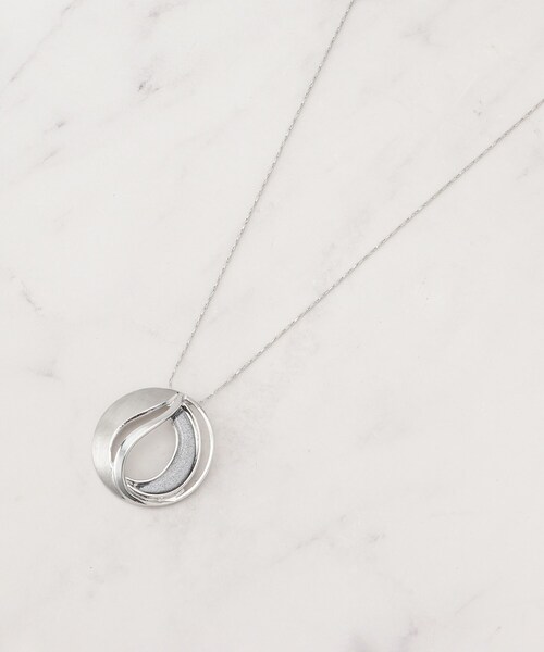 SHOO・LA・RUE(シューラルー)の「つやなしエポサークルネックレス(ネックレス・レディース・ゴールド/ピンクゴールド/シルバー・00)」の1枚目の写真