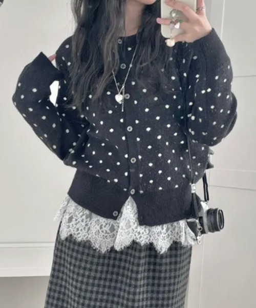 VIVID LADY（ビビッドレディー）の「ドット柄 クルーネック ニットカーディガン（ニット/セーター・レディース・ブラック/グレー・FREE）」の5枚目の写真