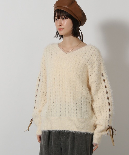 LAKOLE（ラコレ）の「2WAYシャギーニットプルオーバー / 598885（ニット/セーター・レディース・アイボリー/グレイッシュベージュ/ブラック・FREE）」の8枚目の写真
