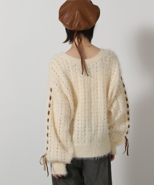 LAKOLE（ラコレ）の「2WAYシャギーニットプルオーバー / 598885（ニット/セーター・レディース・アイボリー/グレイッシュベージュ/ブラック・FREE）」の11枚目の写真