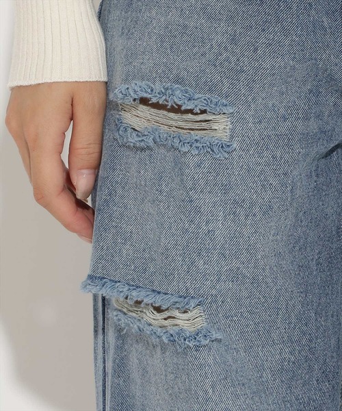 AND COUTURE(アンドクチュール)の「パール×ビジューダメージデニム(デニムパンツ・レディース・ブルー・SMALL/MEDIUM)」の4枚目の写真