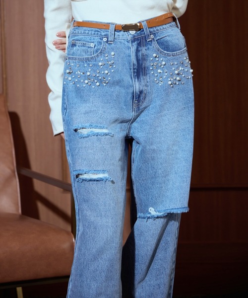 AND COUTURE(アンドクチュール)の「パール×ビジューダメージデニム(デニムパンツ・レディース・ブルー・SMALL/MEDIUM)」の3枚目の写真