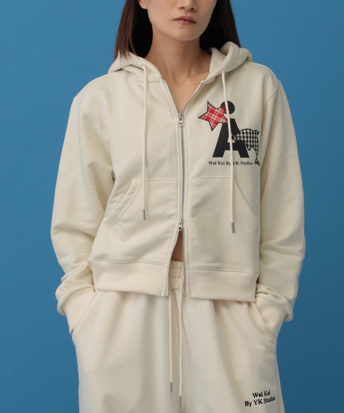 WaiKei（ワイケイ）の「【UNISEX】Wai Kei×ALAND／ＡワッペンZIPフーディ―(ウラケ)（パーカー・レディース・ブラウン/アイボリー/ブラック・SMALL/LARGE/MEDIUM）」の17枚目の写真