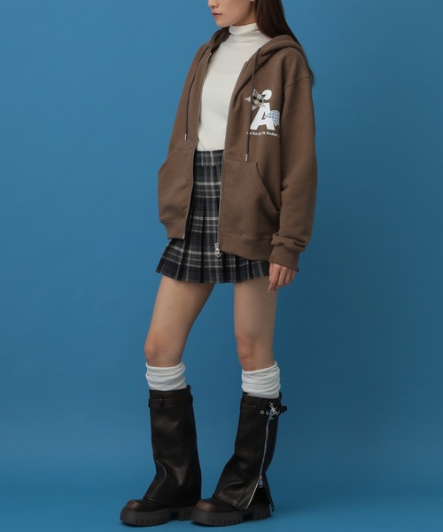 WaiKei（ワイケイ）の「【UNISEX】Wai Kei×ALAND／ＡワッペンZIPフーディ―(ウラケ)（パーカー・レディース・ブラウン/アイボリー/ブラック・SMALL/LARGE/MEDIUM）」の21枚目の写真