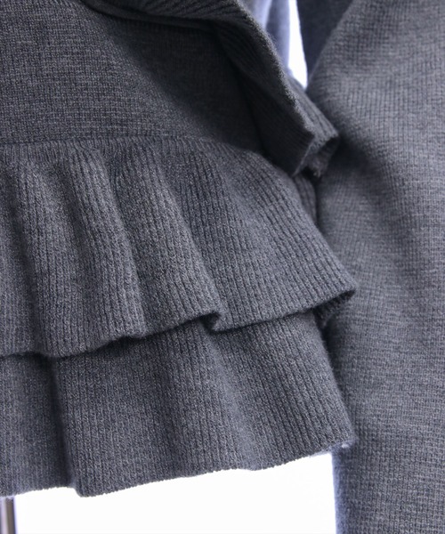 CLEAR BASIC（クリアベーシック）の「裾フリルニットトップス[オフィスカジュアル 着回し抜群 大人 フェミニン]≪AW新作≫（ニット/セーター・レディース・グレー/アイボリー/ブラック・F）」の18枚目の写真