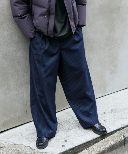 JOURNAL STANDARD（ジャーナルスタンダード）の「TR モダン ツイル ワイド スラックス / ストライプ / 無地（スラックス・メンズ・グレー/ネイビー/ブラック・SMALL/MEDIUM/LARGE）」の3枚目の写真