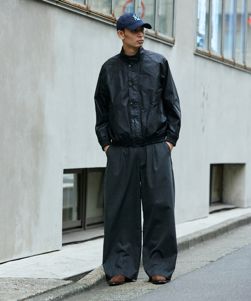 JOURNAL STANDARD（ジャーナルスタンダード）の「TR モダン ツイル ワイド スラックス / ストライプ / 無地（スラックス・メンズ・グレー/ネイビー/ブラック・SMALL/MEDIUM/LARGE）」の6枚目の写真