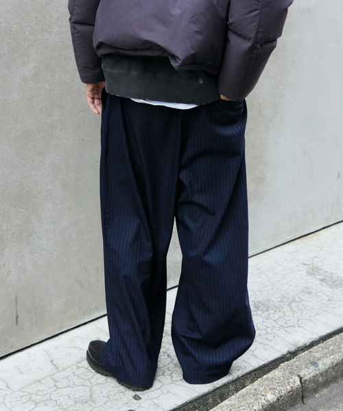 JOURNAL STANDARD（ジャーナルスタンダード）の「TR モダン ツイル ワイド スラックス / ストライプ / 無地（スラックス・メンズ・グレー/ネイビー/ブラック・SMALL/MEDIUM/LARGE）」の12枚目の写真