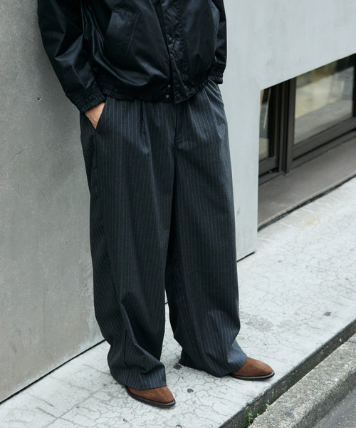 JOURNAL STANDARD（ジャーナルスタンダード）の「TR モダン ツイル ワイド スラックス / ストライプ / 無地（スラックス・メンズ・グレー/ネイビー/ブラック・SMALL/MEDIUM/LARGE）」の16枚目の写真