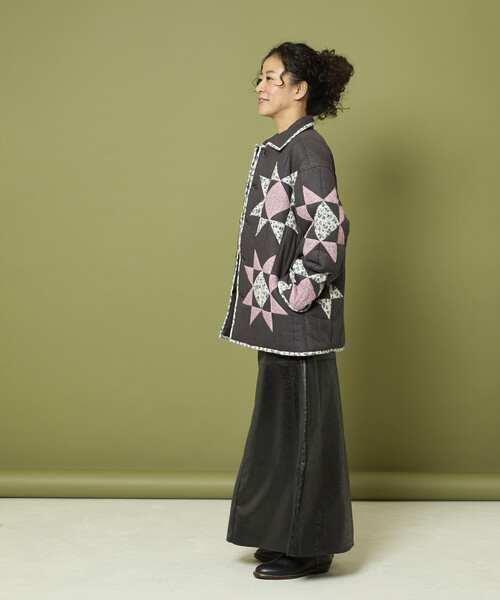 Freada（フリーダ）の「Freada/フリーダ インド 星柄 キルティング 中綿ジャケット（その他アウター・レディース・ホワイト/ブラック・ONE SIZE）」の18枚目の写真