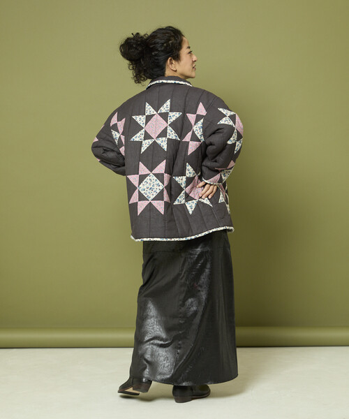 Freada（フリーダ）の「Freada/フリーダ インド 星柄 キルティング 中綿ジャケット（その他アウター・レディース・ホワイト/ブラック・ONE SIZE）」の19枚目の写真