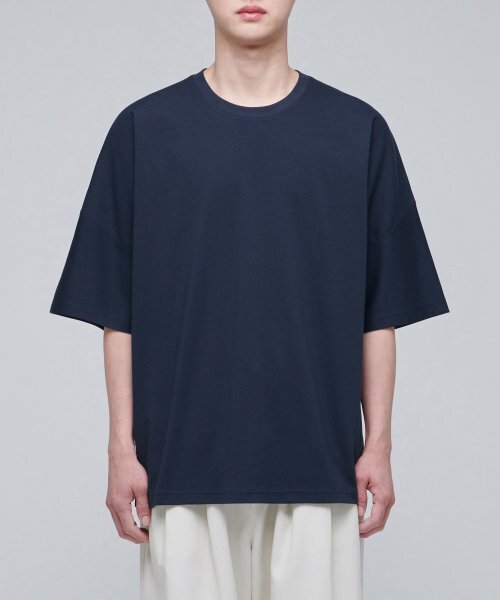 MUSINSA STANDARD（ムシンサスタンダード）の「フォンテドルマンスリーブオーバーサイズ半袖Tシャツ[ネイビー]（Tシャツ/カットソー・メンズ・その他・SMALL/MEDIUM/LARGE/X-LARGE/XX-LARGE/XXX-LARGE）」の3枚目の写真