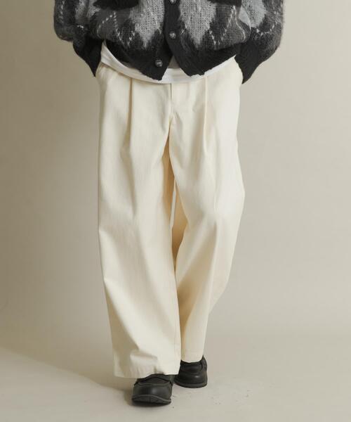 SENSE OF PLACE by URBAN RESEARCH（センスオブプレイスバイアーバンリサーチ）の「ボリュームタックワイドパンツ（その他パンツ・メンズ・アイボリー/ブラック/ブラウン・MEDIUM/LARGE）」の2枚目の写真