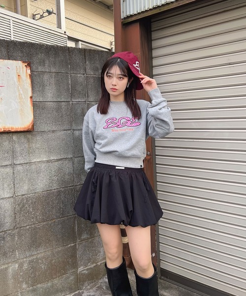 BGL(ビージーエル)の「PINK LEOPARD LOGO SWEAT / クロップド丈 / レオパード / 韓国ストリート 短丈スウェット(スウェット・レディース・グレー/ブラック・FREE)」の7枚目の写真