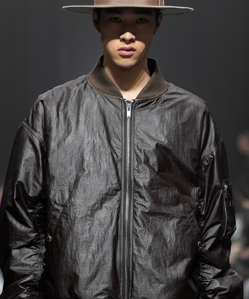 MSML(エムエスエムエル)の「GLOSSY MA1 JACKET(MA-1・メンズ・ブラック・S/M/L/XL)」の16枚目の写真