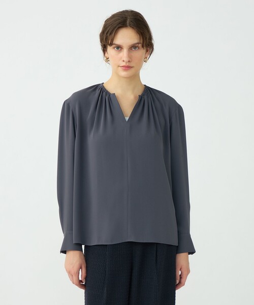 BALLSEY(ボールジィ)の「マットサテン ギャザーネックブラウス(シャツ/ブラウス・レディース・ホワイト/ダークグレー・36)」の11枚目の写真
