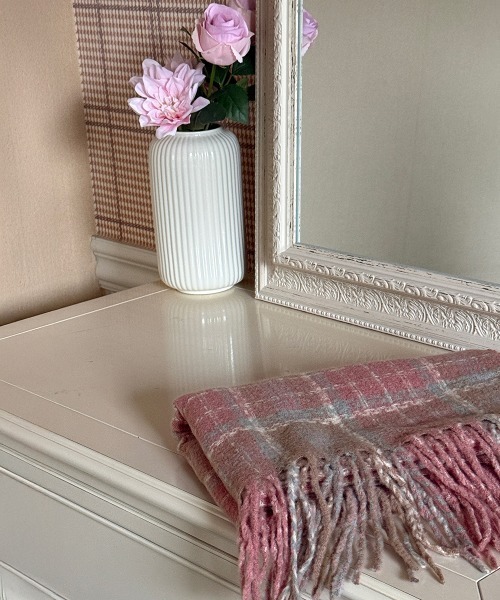 by muni:r（バイ ムニール）の「ロージーチェックマフラー（マフラー・レディース・ピンク・FREE）」の4枚目の写真