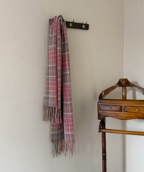 by muni:r（バイ ムニール）の「ロージーチェックマフラー（マフラー・レディース・ピンク・FREE）」の6枚目の写真