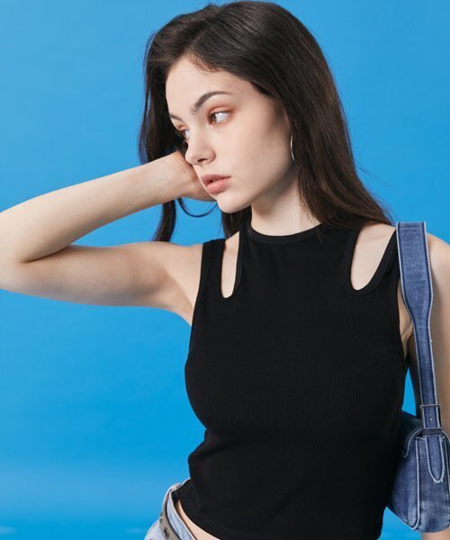 KOLEAT（コレット）の「カットアウトスリムフィットリブノースリーブ[ブラック]（Tシャツ/カットソー・レディース・その他・FREE）」の2枚目の写真