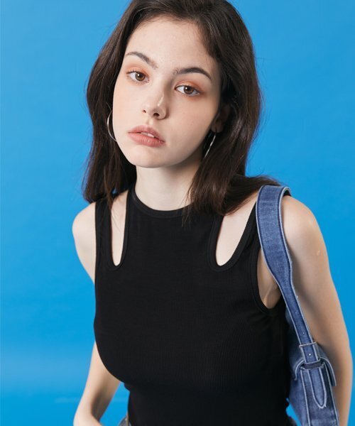 KOLEAT（コレット）の「カットアウトスリムフィットリブノースリーブ[ブラック]（Tシャツ/カットソー・レディース・その他・FREE）」の3枚目の写真