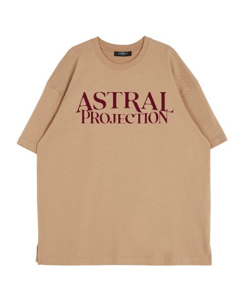 ASTRAL PROJECTION(アストラルプロジェクション)の「ベーシックレタリングロゴラウンドネック15番手綿半袖Tシャツ_ベージュ(Tシャツ/カットソー・メンズ・その他・LARGE/MEDIUM/X-LARGE)」の2枚目の写真