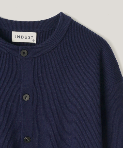 INDUST(インダスト)の「エッセンシャルラウンドニットカーディガン_ネイビー(カーディガン/ボレロ・レディース・ネイビー・2(M)/3(L))」の7枚目の写真
