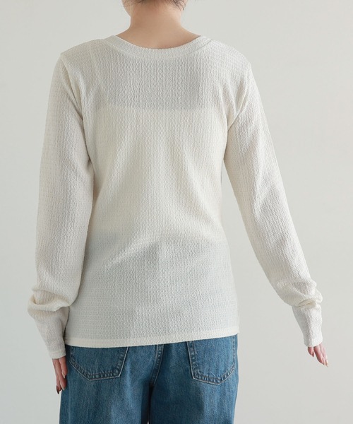 andme(アンドミー)の「裾スリット2way長袖Tシャツ(Tシャツ/カットソー・レディース・アイボリー/ブラック・M)」の5枚目の写真