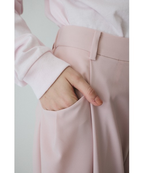HeRIN.CYE（ヘリンドットサイ）の「Straight tuck pants　　ストレートタックパンツ（その他パンツ・レディース・ライトピンク/オフホワイト/ネイビー・36/38）」の9枚目の写真