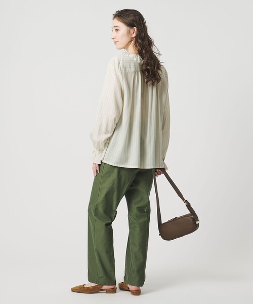 UNITED ARROWS（ユナイテッドアローズ）の「フリルカラー 2WAY ブラウス ‐ウォッシャブル‐（シャツ/ブラウス・レディース・オフホワイト/その他1/ライトブルー・FREE）」の7枚目の写真