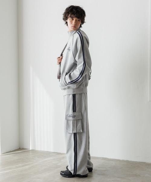 PBLIM(ページボーイリム)の「《UNISEX/セットアップ対応/シルエットが選べる》スウェットトラックジャケット(ジャージ・レディース・グレー/ブラック/カーキ・SMALL/MEDIUM)」の16枚目の写真