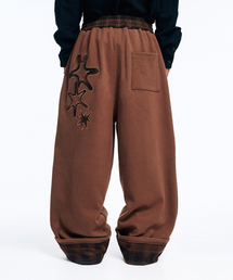 EASY NO EASY（イージーノーイージー）の「ロールアップチェックスウェットパンツ-ブラウン（スウェットパンツ）」