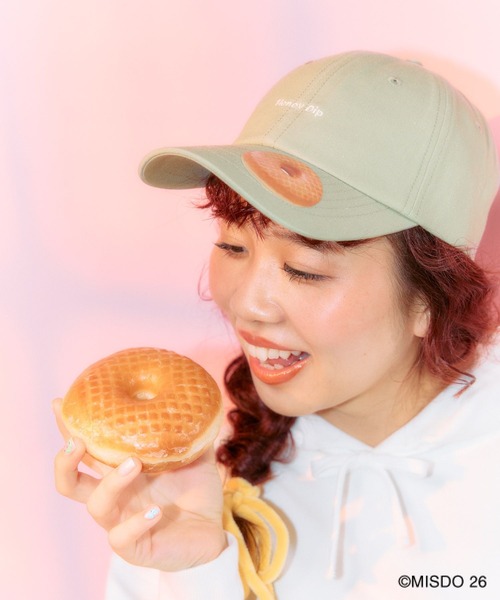 LEPSIM（レプシィム）の「【Mister Donut】ステッカー付きキャップ　627325（キャップ・レディース・グレイッシュベージュ/ブルー/ボルドー・ONE SIZE）」の16枚目の写真