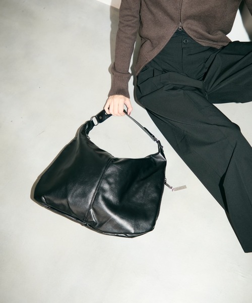 TONER（トナー）の「リラックスショルダーバッグ/ロゴプレート付き（ショルダーバッグ・レディース・レッド/グリーン/ブラウン/ブラック・FREE）」の22枚目の写真