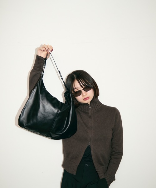 TONER（トナー）の「リラックスショルダーバッグ/ロゴプレート付き（ショルダーバッグ・レディース・レッド/グリーン/ブラウン/ブラック・FREE）」の6枚目の写真